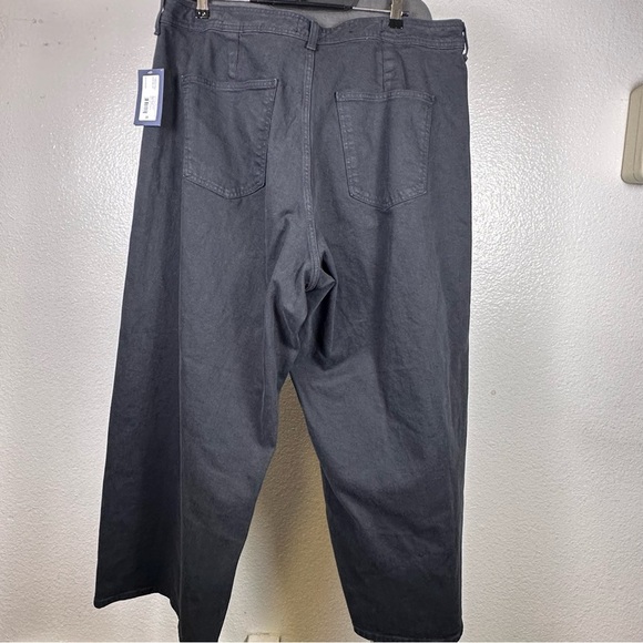 Universal Thread | Women's Black Flare Jeans - Picture 4 of 8